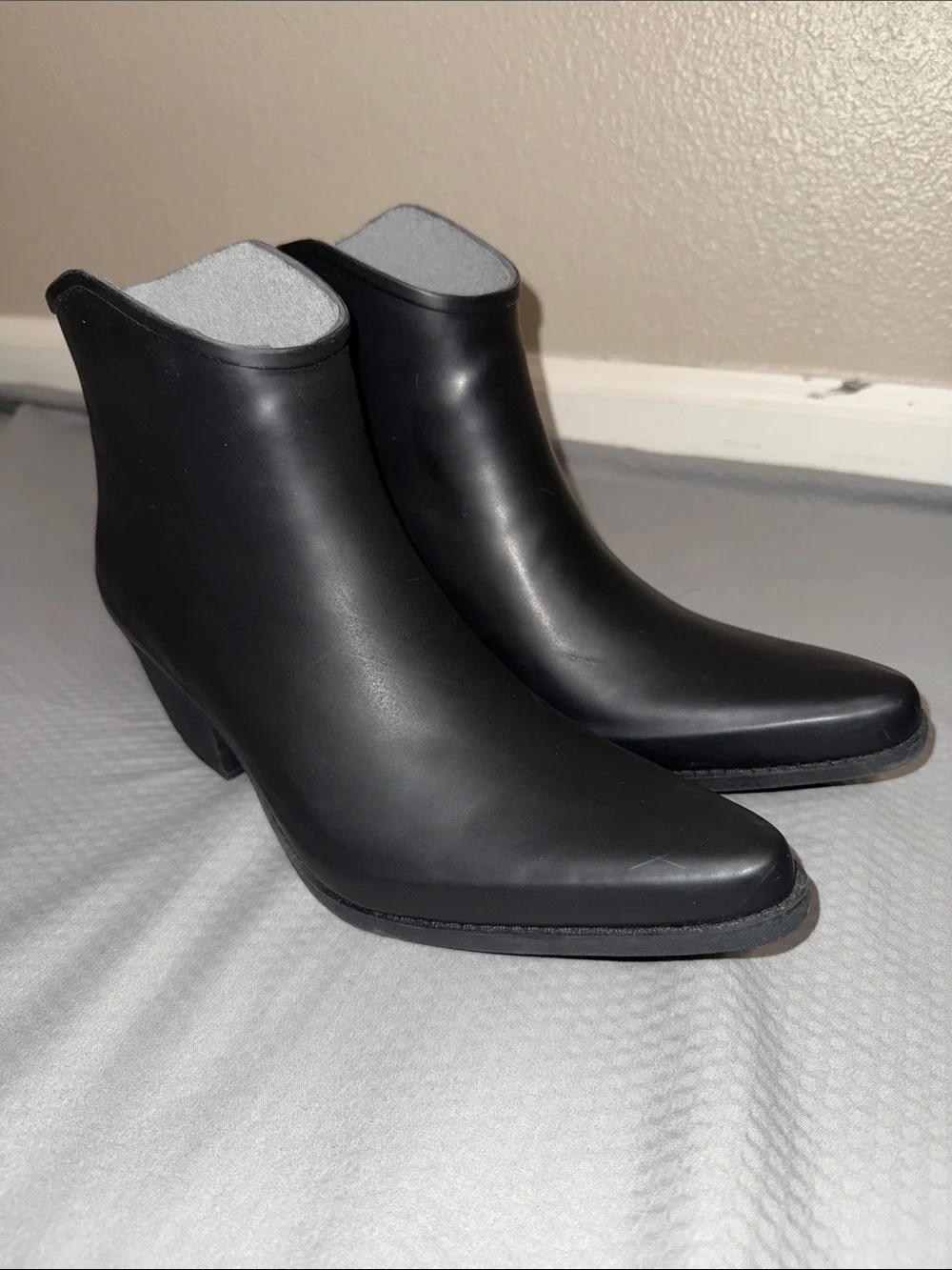 Nomad Women's Black Wrangler Cowboy Ankle Rubber Rain Boots Sz 10, Like New